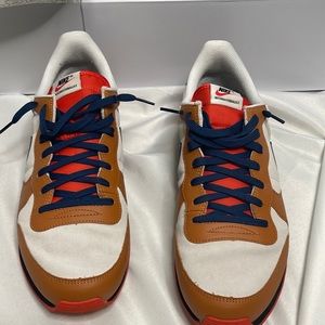 Nike Internationalist